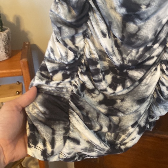 Capella black and white Smokey ruched dress 😍😍 - Picture 7 of 9